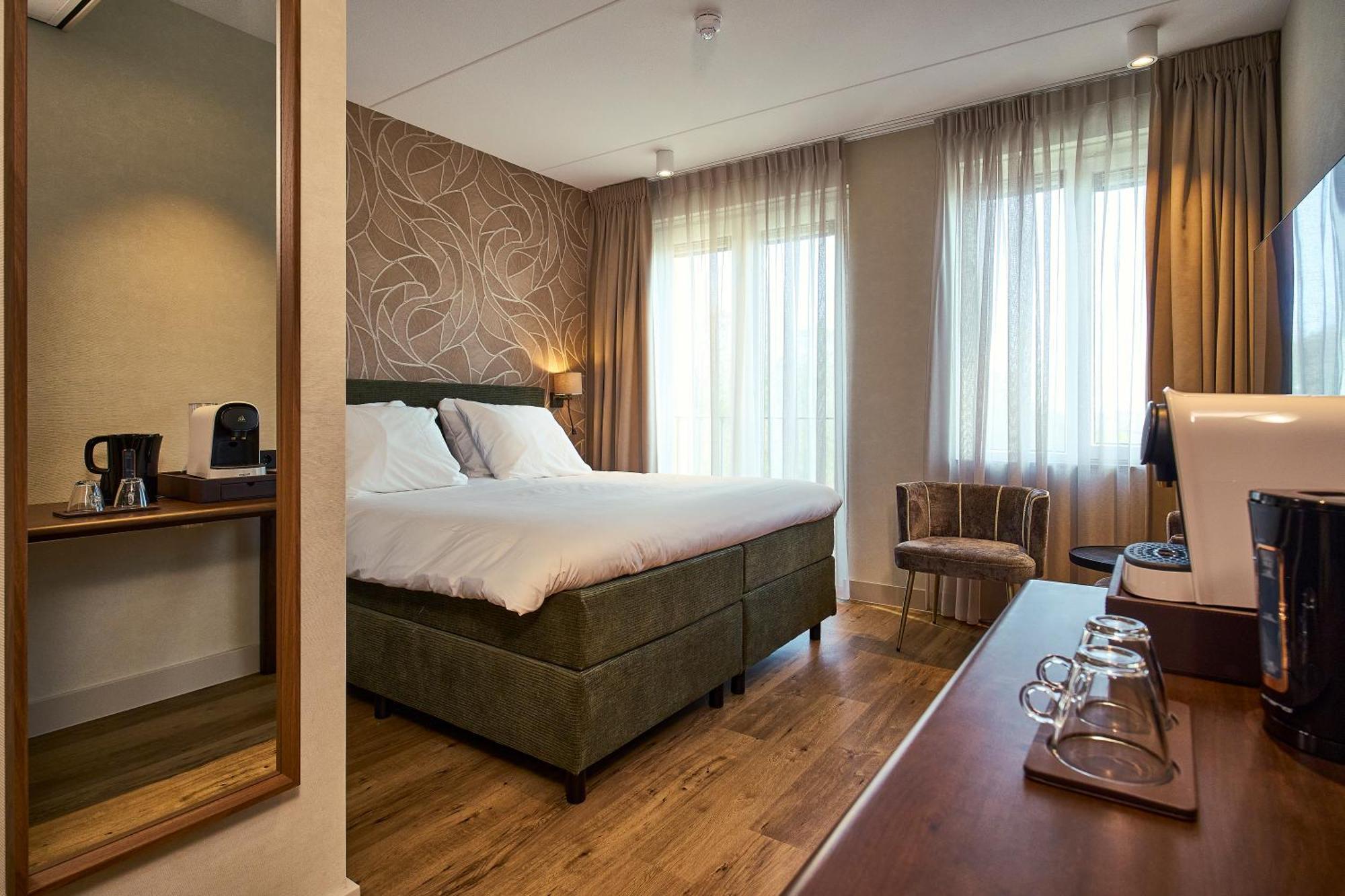 Eilandhotel Texel De Cocksdorp  Exterior photo A room at the hotel