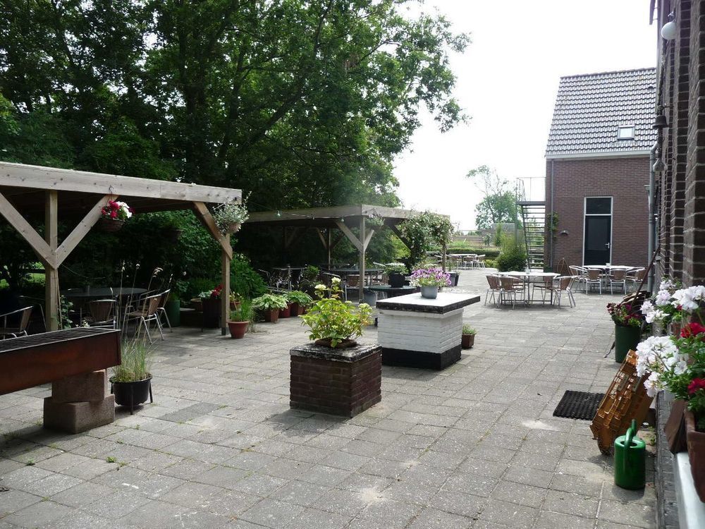 Eilandhotel Texel De Cocksdorp  Exterior photo The patio at the station